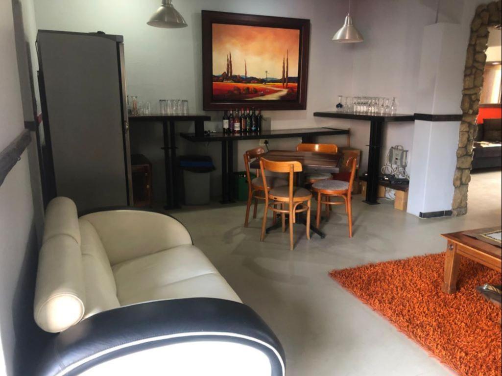 Africa Footprints Lodge Кемптън Парк Екстериор снимка