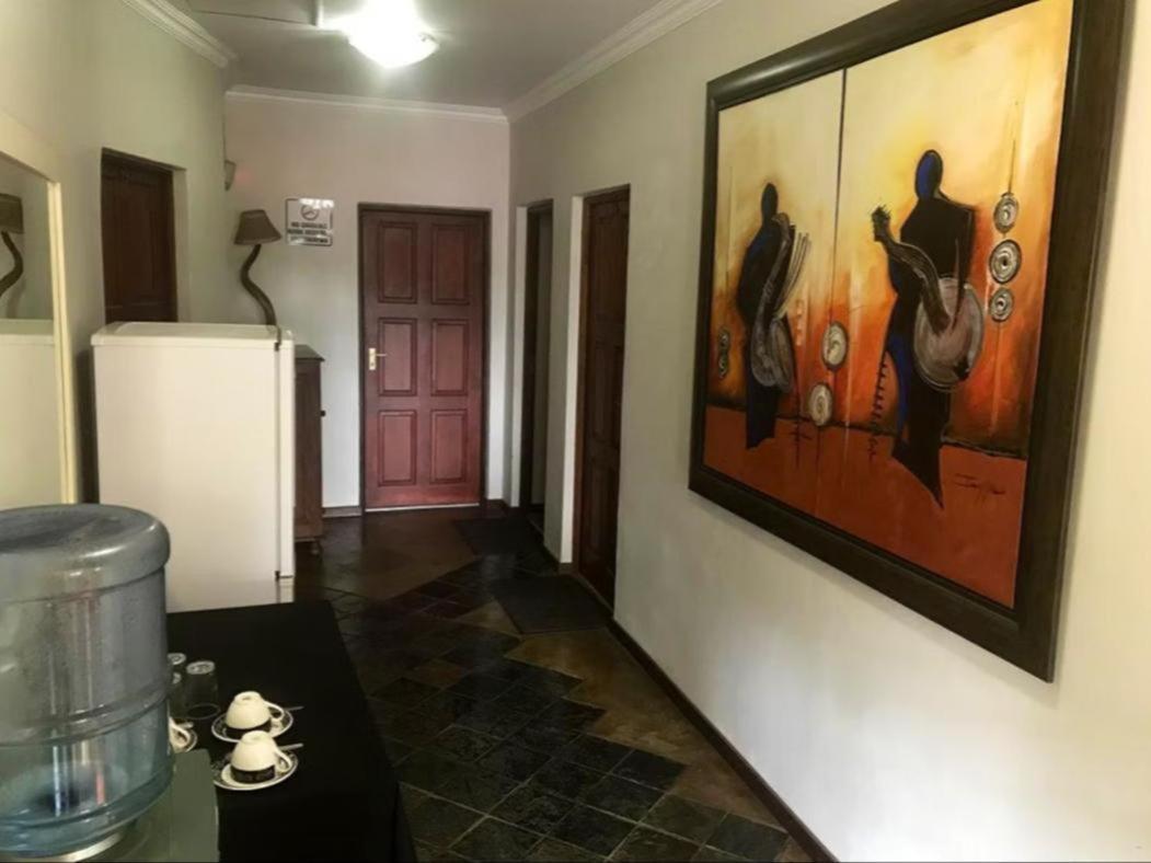 Africa Footprints Lodge Кемптън Парк Екстериор снимка