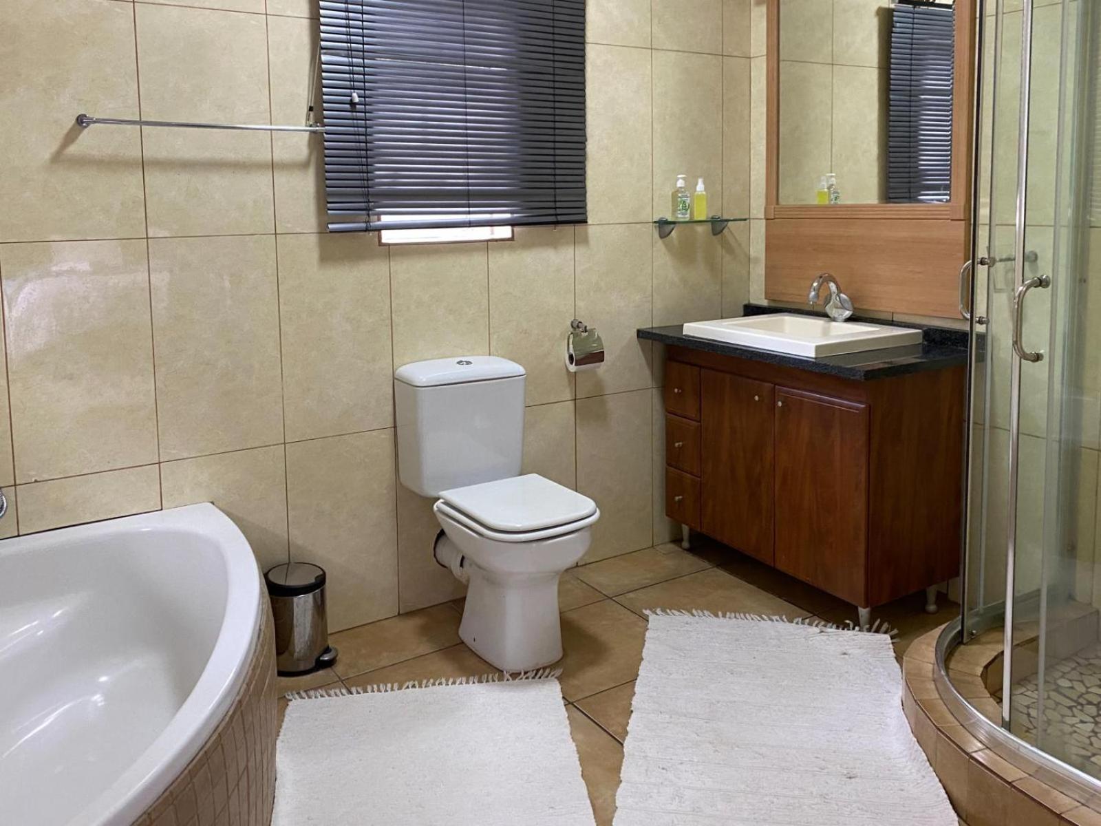 Africa Footprints Lodge Кемптън Парк Стая снимка